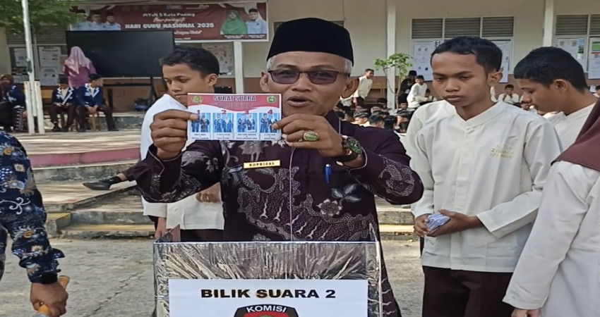Kepala MTsN 5 Kota Padang Resmi Buka Pemilihan Ketua dan Wakil Ketua OSIM 2026–2027