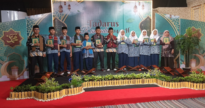 MTsN 5 Kota Padang Suting Video Tadarus Alquran untuk Padang TV