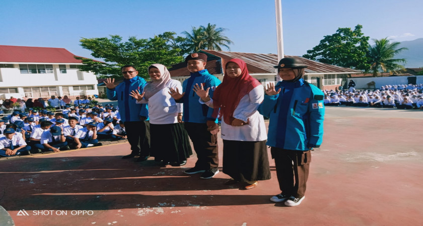 Kepala MTsN 5 Kota Padang Lepas Dua Peserta Jambore Nasional di Cibubur