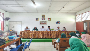 Kepala MTsN 5 Kota Padang Tegaskan Disiplin PBM dalam Rapat Dinas Bersama GTK