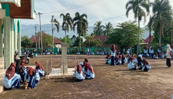 MTsN 5 Kota Padang Laksanakan Thaharah 4 Masjid dalam Rangka HAB Kemenag ke-80