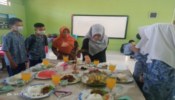 MTsN 5 Kota Padang Gelar Muchil Fun Cooking Class 2022
