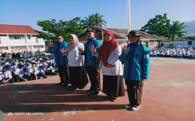 Kepala MTsN 5 Kota Padang Lepas Dua Peserta Jambore Nasional di Cibubur
