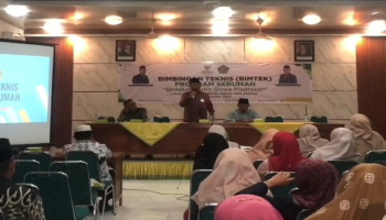 Kepala MTsN 5 Kota Padang dan Wakasiswa Ikuti Bimtek Program