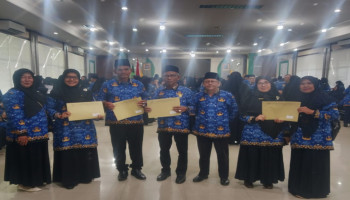 Delapan ASN MTsN 5 Kota Padang Resmi Dilantik dalam Jabatan Fungsional